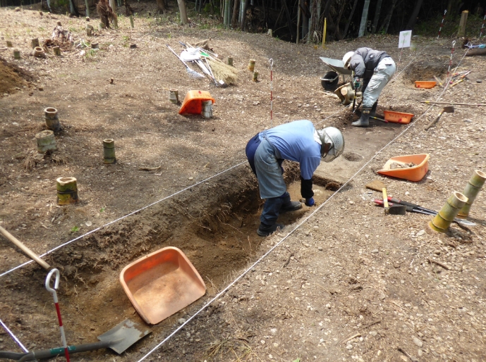 太佐山高射砲陣地跡（たざやまこうしゃほうじんちあと）の確認調査をおこないました